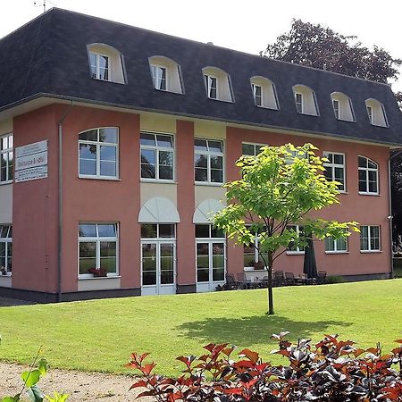 Vzdelavaci Stredisko A Hotel Varnsdorf Ngoại thất bức ảnh